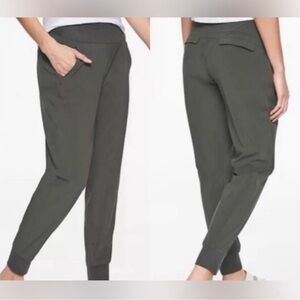 Athleta Soho Jogger Arbor Olive Green size 8 B18